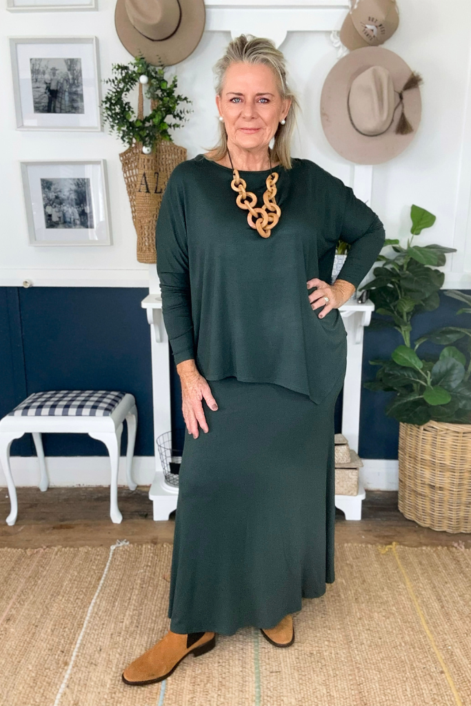 Long bamboo skirt in green for mature women