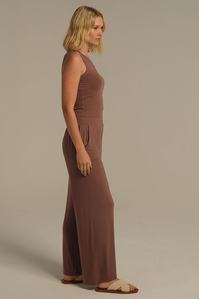 Mousse lightweight bamboo cotton blend fitted singlet.