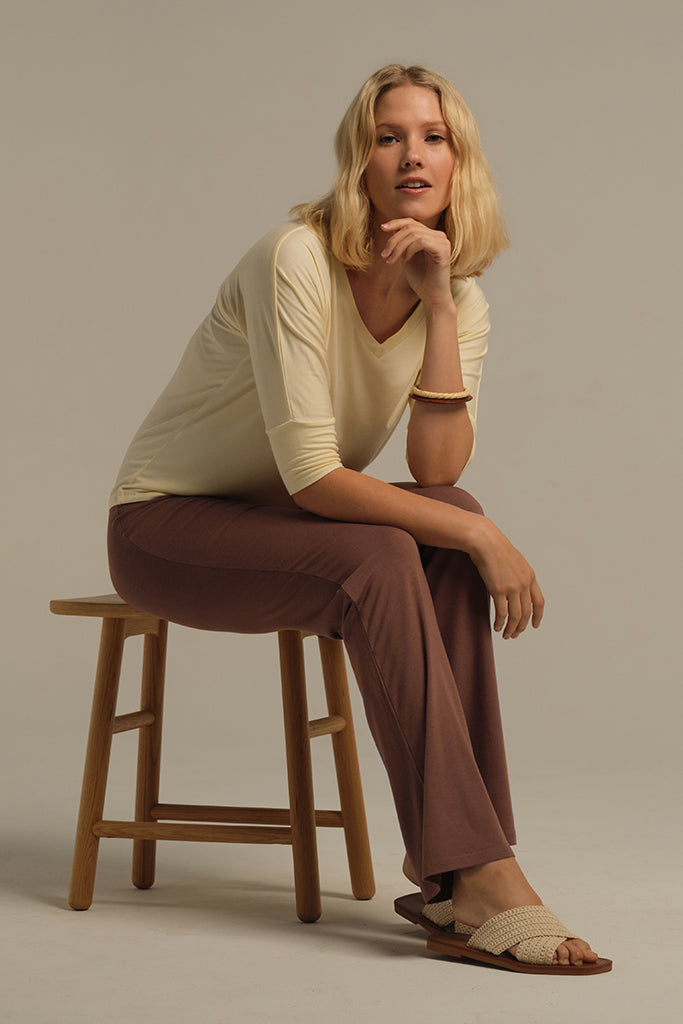 Bamboo soft pants in mousse shade