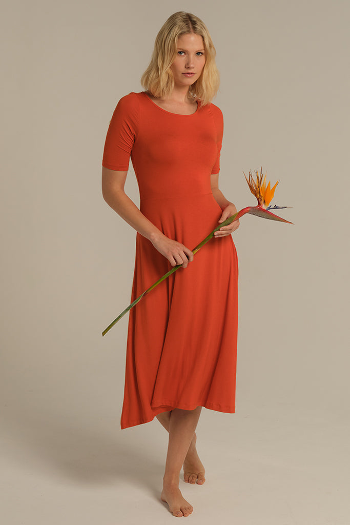 Bamboo midi dress in orange.