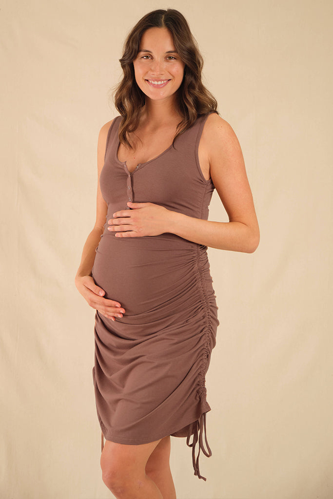Elegant bamboo maternity dress in soft Mousse, featuring a stretchy and breathable fit.
