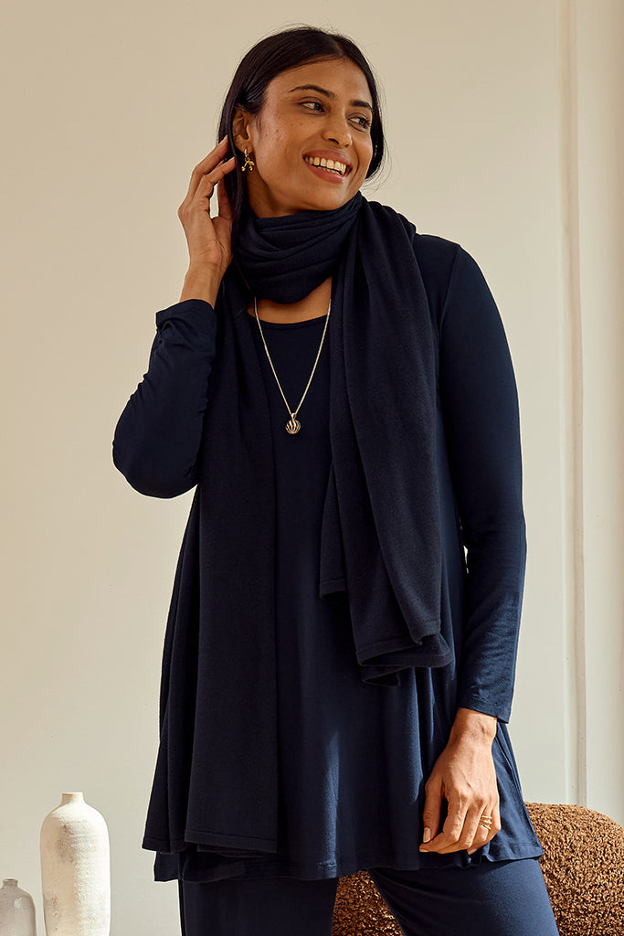 Bamboo & Recycled Cashmere Wool Travel Wrap - Dark Navy