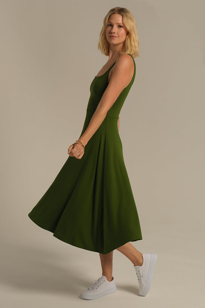 Green sleeveless midi dress made out of bamboo.
