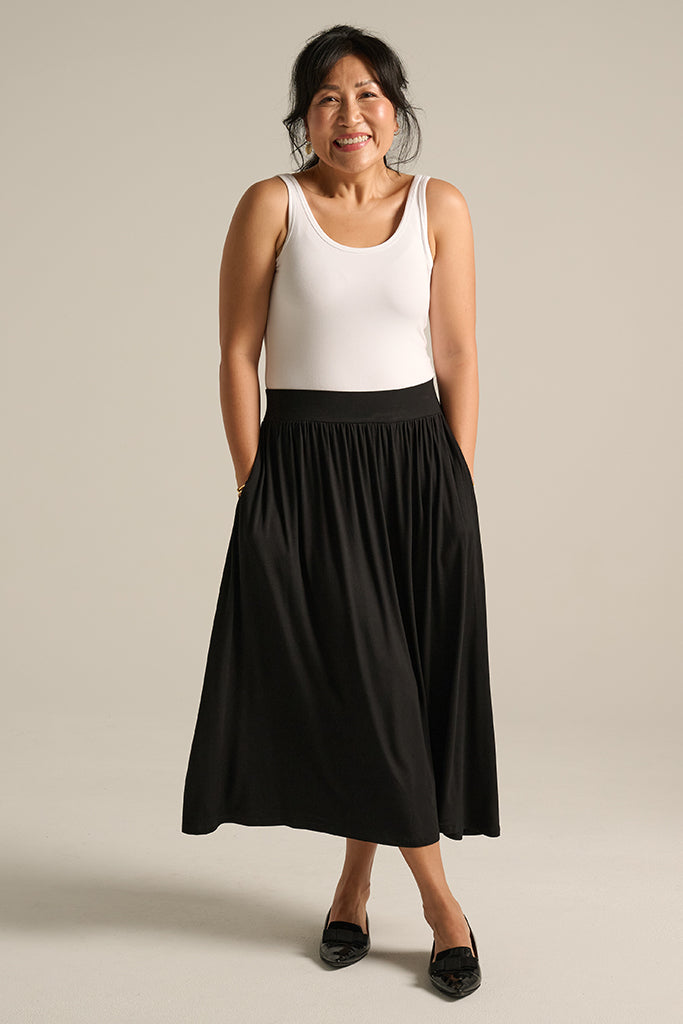 petite skirt in midi length with side pockets