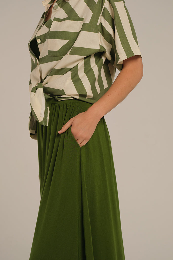 soft bamboo skirt with side pockets