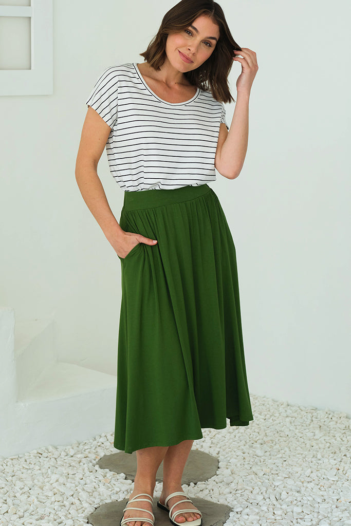 soft bamboo skirt in midi length with side pockets