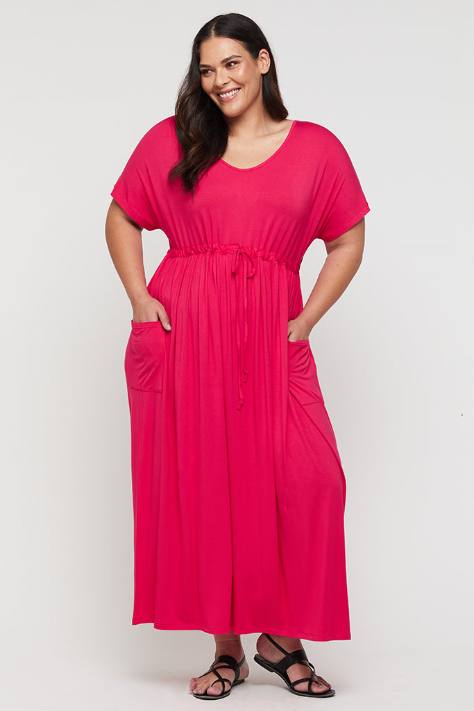 Plus size summer dress in pink.