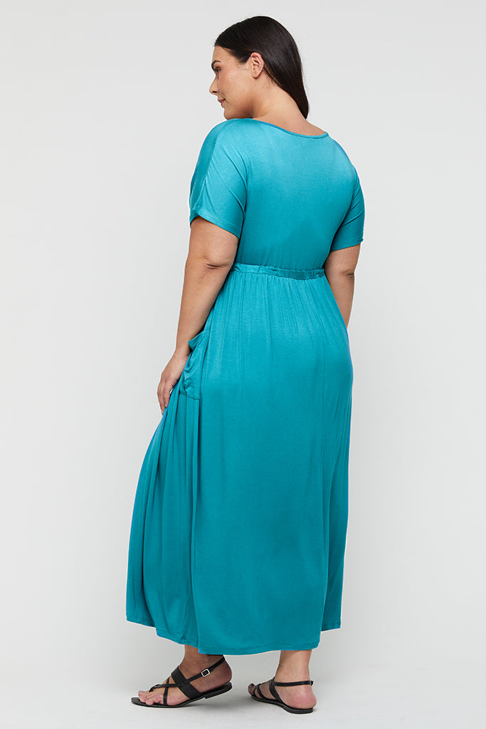 Bamboo plus size maxi dress with oversized fit.