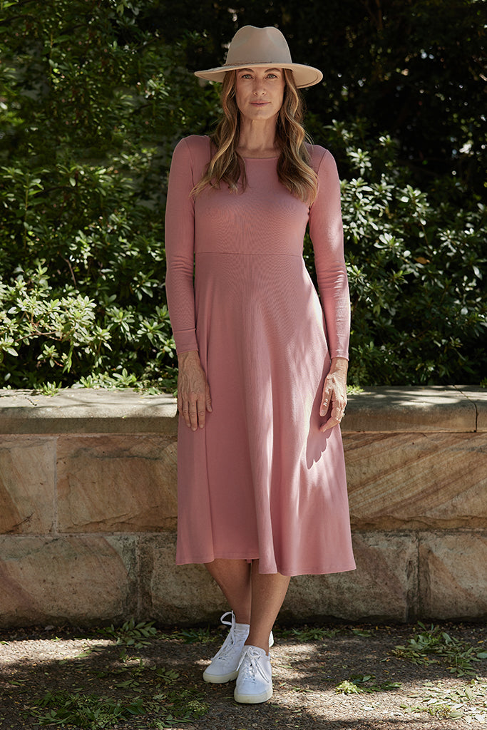 Pink ribbed midi dress with stretchy bamboo fabric.