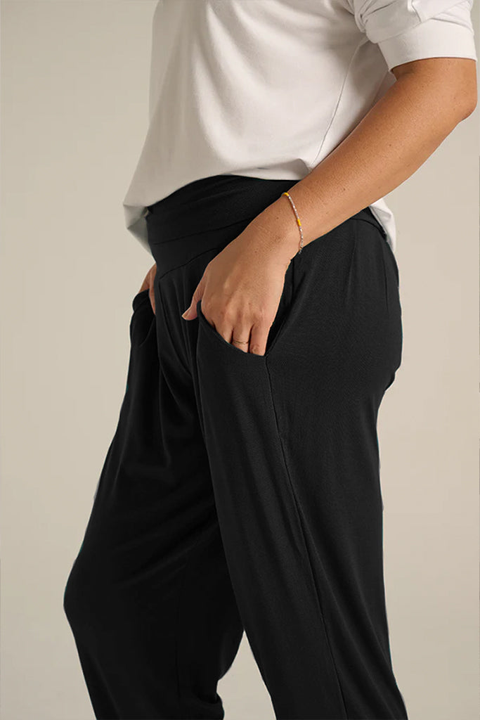 Softline Slouch Pants - Black