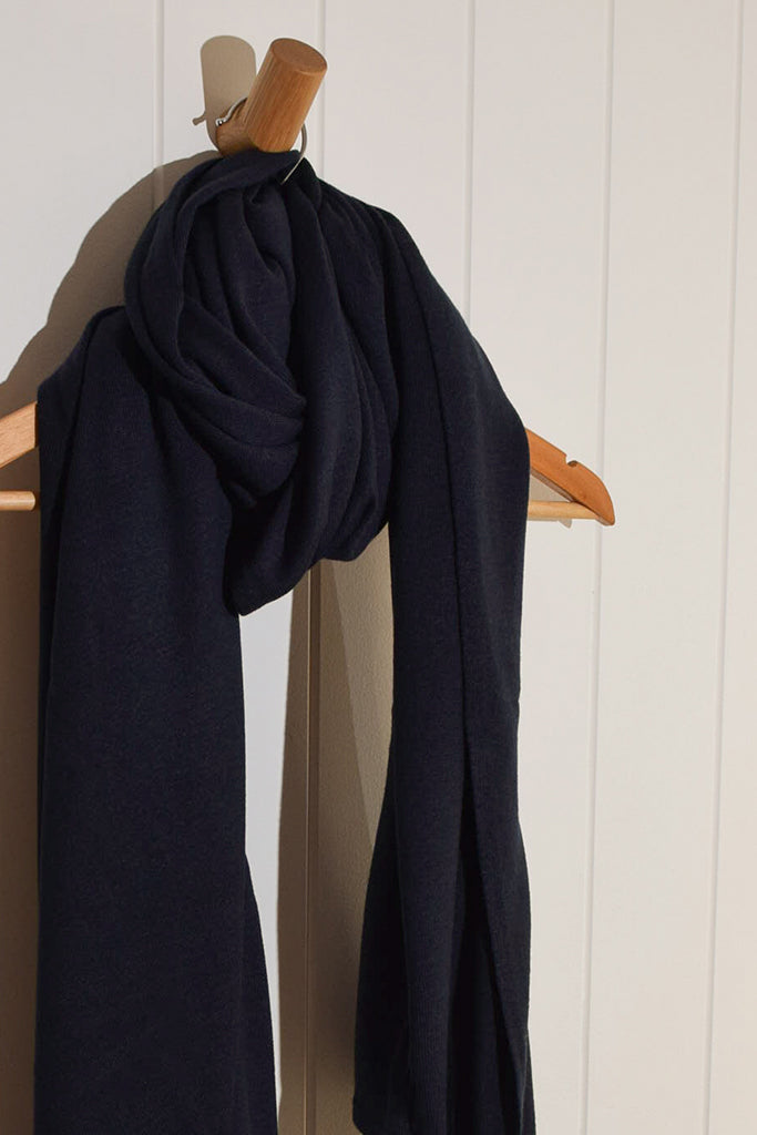 Bamboo & Recycled Cashmere Wool Travel Wrap - Dark Navy