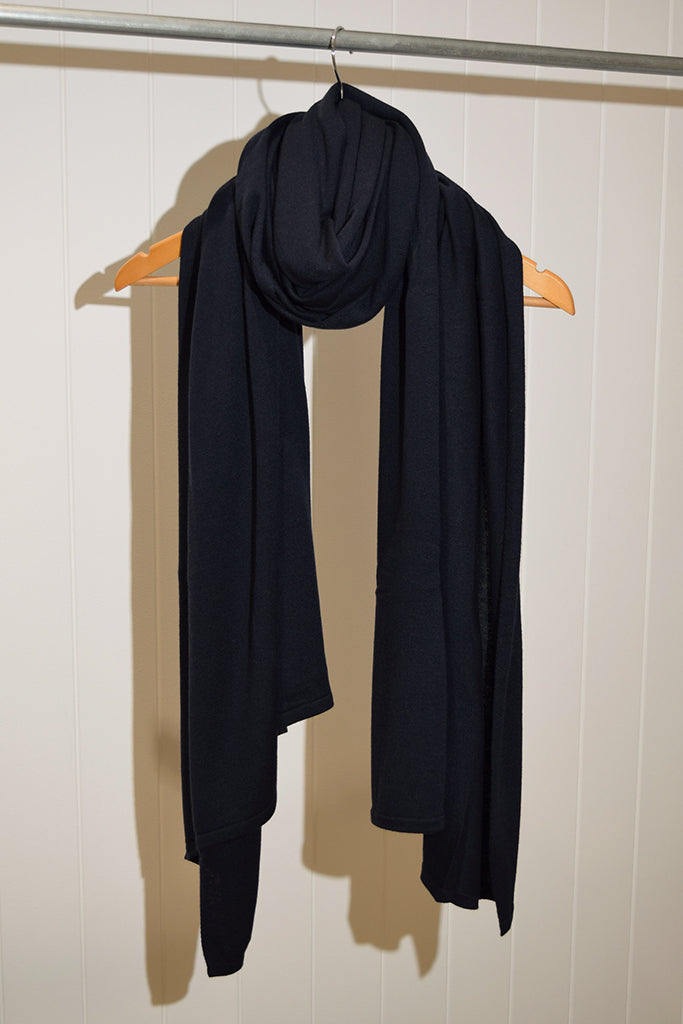 Bamboo & Recycled Cashmere Wool Travel Wrap - Dark Navy