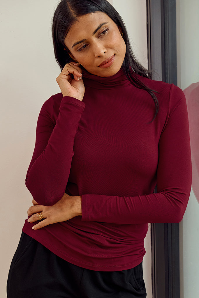 Bamboo Turtle Neck - Rich Red