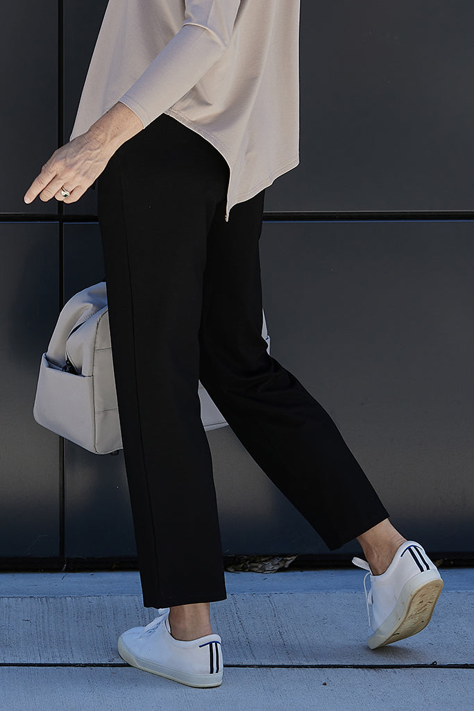 back view of the black soft pant