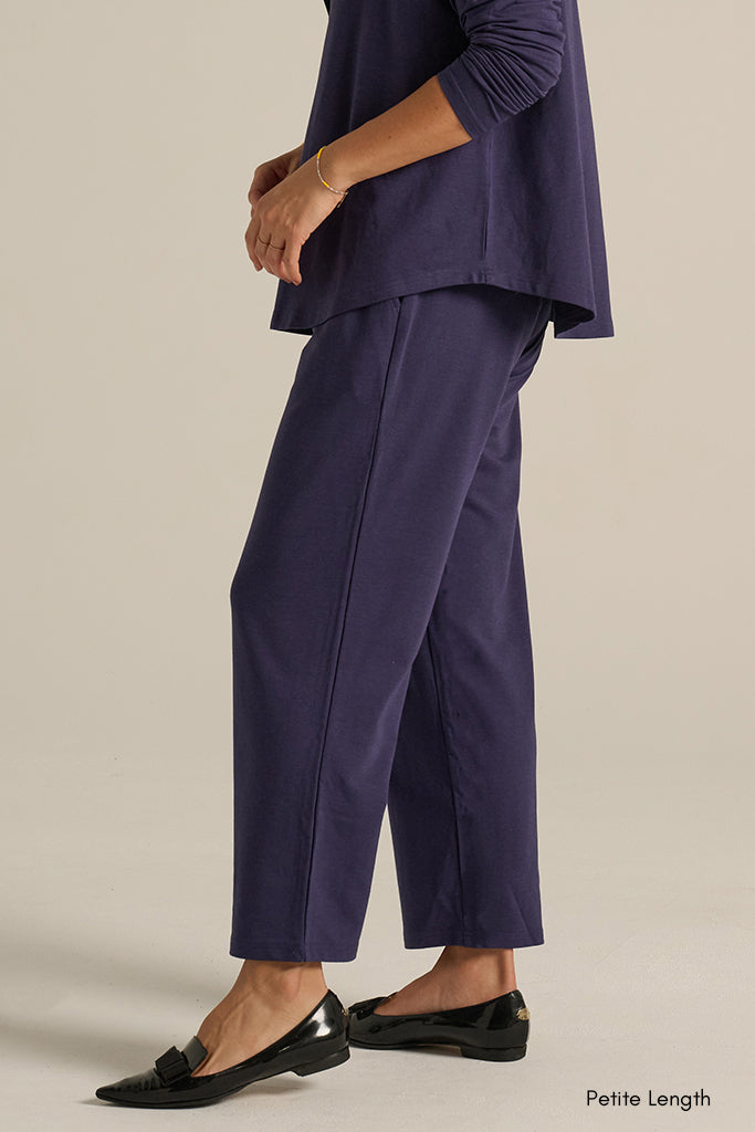 Indigo travel pants with slightly tapered cut and side pockets