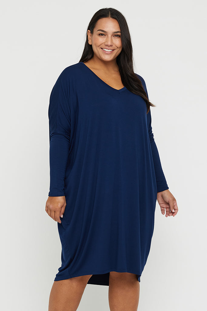 Plus size bamboo dress in navy, featuring a wide and oversized fit.