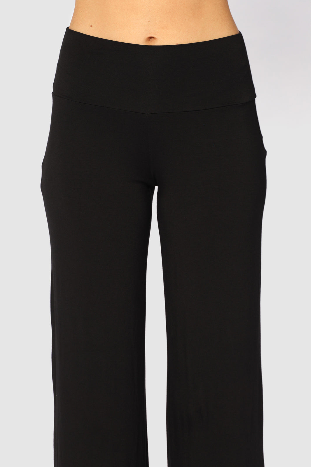 detailed view of the wide foldable waistband of the bamboo Luxe wide leg pants