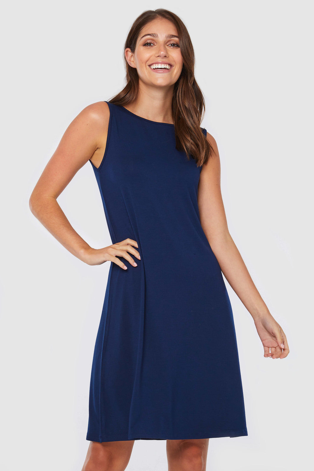 Sleeveless summer dress in navy.