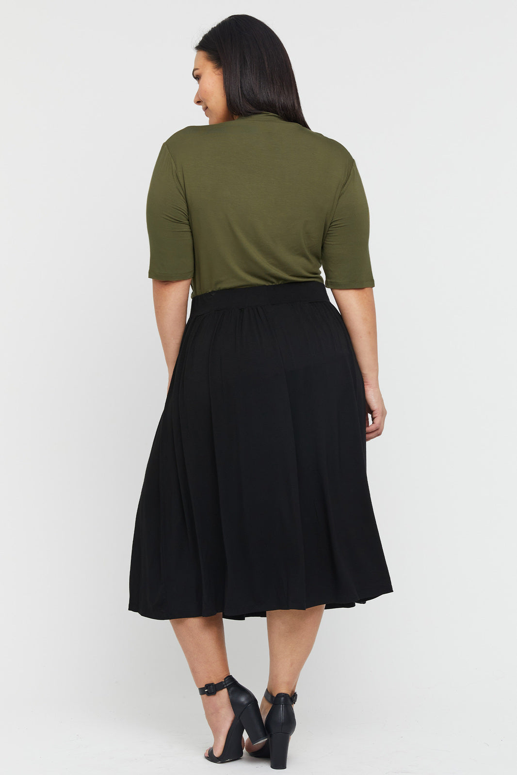 plus size skirt in midi length in black colour