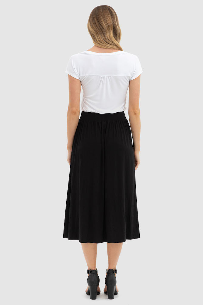 basic skirt in midi length in breethable bamboo material