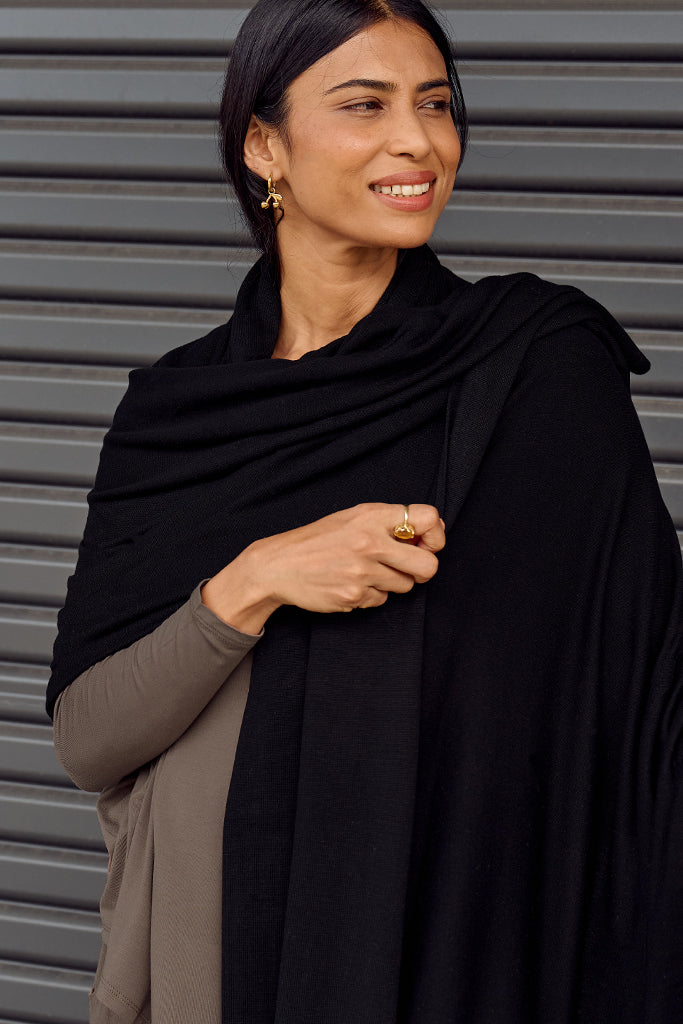 Bamboo & Recycled Cashmere Wool Travel Wrap - Black