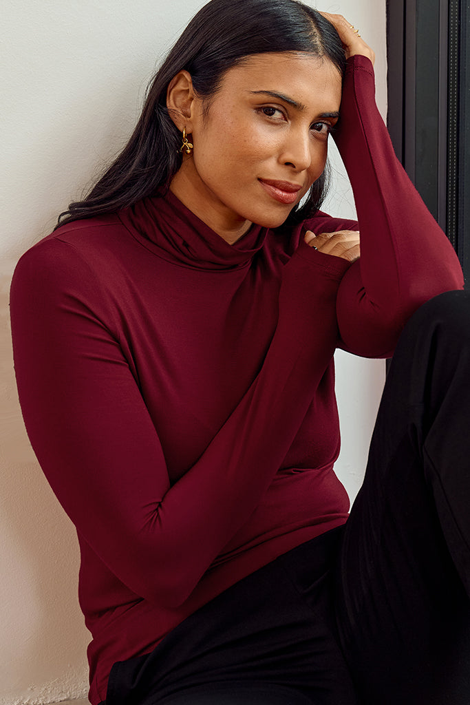Bamboo Turtle Neck - Rich Red